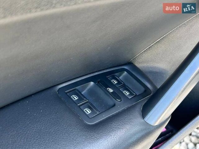 Бежевый Фольксваген Пассат, объемом двигателя 1.8 л и пробегом 172 тыс. км за 10200 $, фото 12 на Automoto.ua