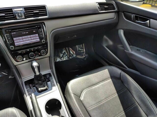 Бежевий Фольксваген Пассат, об'ємом двигуна 2 л та пробігом 76 тис. км за 6200 $, фото 6 на Automoto.ua