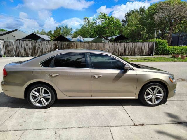 Бежевий Фольксваген Пассат, об'ємом двигуна 2 л та пробігом 76 тис. км за 6200 $, фото 5 на Automoto.ua