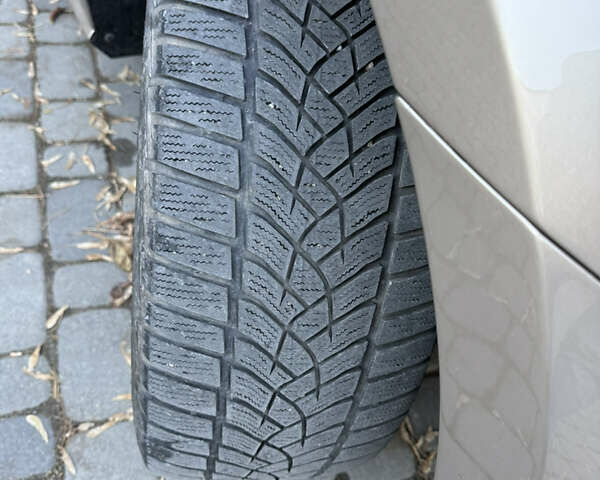 Бежевий Фольксваген Пассат, об'ємом двигуна 1.97 л та пробігом 220 тис. км за 11700 $, фото 10 на Automoto.ua