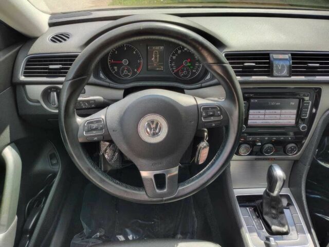 Фольксваген Пассат 2015 в Одессе на Automoto.ua Бежевый Фольксваген Пассат, объемом двигателя 2 л и пробегом 79 тыс. км за 7900 $, фото 7 на Automoto.ua