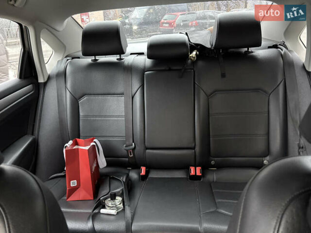 Бежевый Фольксваген Пассат, объемом двигателя 1.97 л и пробегом 217 тыс. км за 12999 $, фото 11 на Automoto.ua