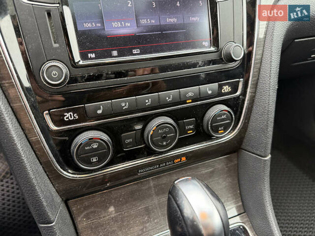 Бежевий Фольксваген Пассат, об'ємом двигуна 1.8 л та пробігом 166 тис. км за 11900 $, фото 19 на Automoto.ua