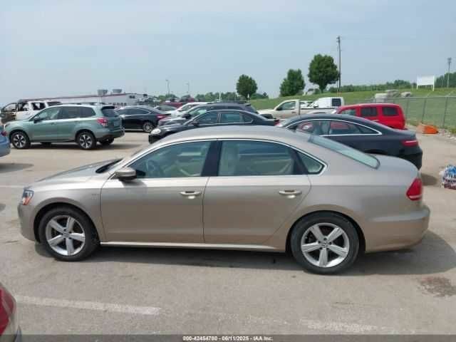 Бежевый Фольксваген Пассат, объемом двигателя 1.8 л и пробегом 82 тыс. км за 9000 $, фото 4 на Automoto.ua