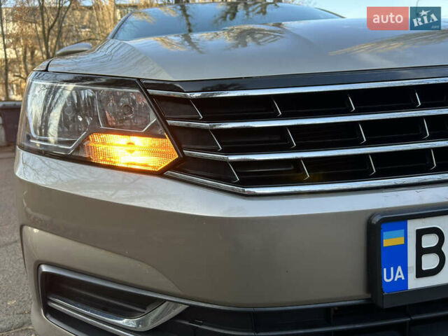 Бежевый Фольксваген Пассат, объемом двигателя 1.8 л и пробегом 183 тыс. км за 13500 $, фото 1 на Automoto.ua