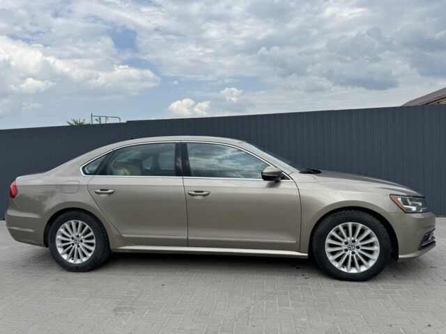 Бежевый Фольксваген Пассат, объемом двигателя 1.8 л и пробегом 188 тыс. км за 8700 $, фото 2 на Automoto.ua