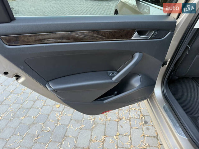 Бежевий Фольксваген Пассат, об'ємом двигуна 1.97 л та пробігом 220 тис. км за 11700 $, фото 22 на Automoto.ua