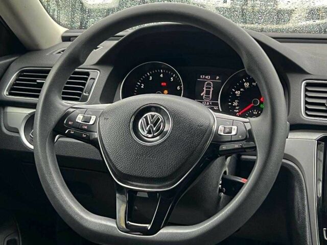 Бежевый Фольксваген Пассат, объемом двигателя 1.8 л и пробегом 128 тыс. км за 10800 $, фото 9 на Automoto.ua