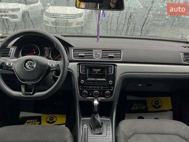 Бежевый Фольксваген Пассат, объемом двигателя 1.8 л и пробегом 128 тыс. км за 10800 $, фото 11 на Automoto.ua