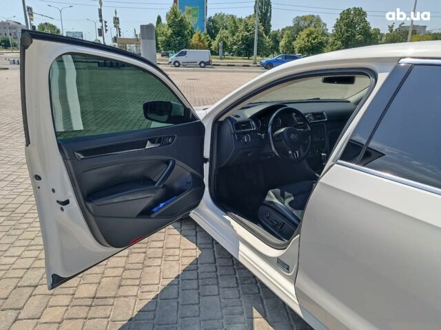 Бежевый Фольксваген Пассат, объемом двигателя 1.8 л и пробегом 123 тыс. км за 11990 $, фото 12 на Automoto.ua