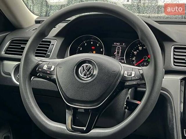 Бежевый Фольксваген Пассат, объемом двигателя 1.8 л и пробегом 128 тыс. км за 10800 $, фото 9 на Automoto.ua