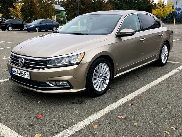 Бежевый Фольксваген Пассат, объемом двигателя 1.8 л и пробегом 200 тыс. км за 12000 $, фото 1 на Automoto.ua