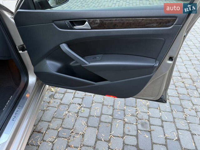 Бежевий Фольксваген Пассат, об'ємом двигуна 1.97 л та пробігом 220 тис. км за 11700 $, фото 13 на Automoto.ua