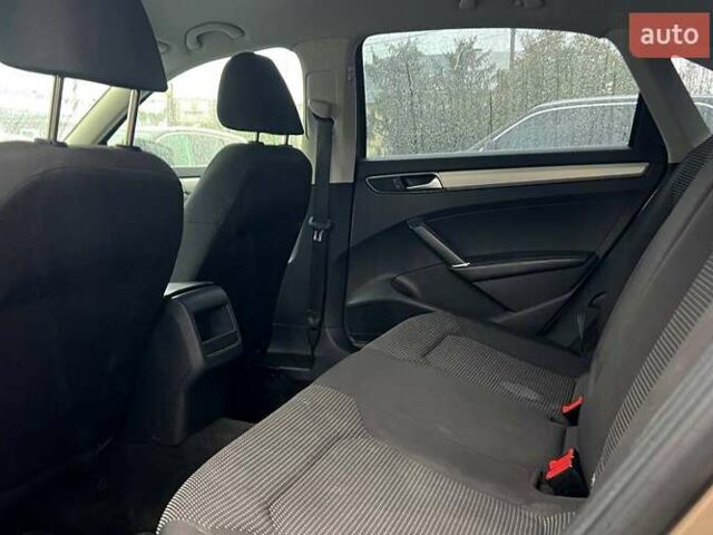 Бежевый Фольксваген Пассат, объемом двигателя 1.8 л и пробегом 128 тыс. км за 10800 $, фото 15 на Automoto.ua