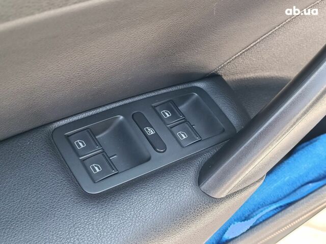 Бежевый Фольксваген Пассат, объемом двигателя 1.8 л и пробегом 123 тыс. км за 11990 $, фото 15 на Automoto.ua