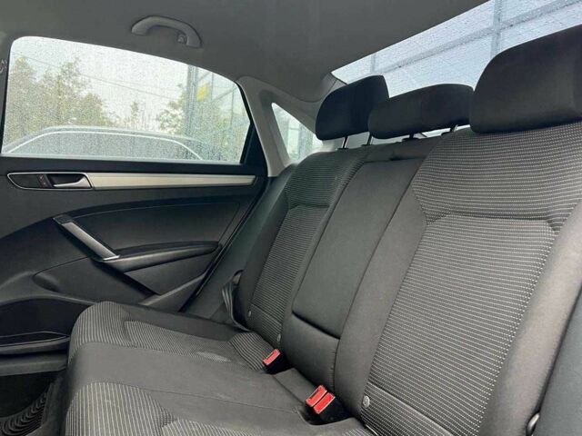 Бежевый Фольксваген Пассат, объемом двигателя 1.8 л и пробегом 128 тыс. км за 10800 $, фото 14 на Automoto.ua