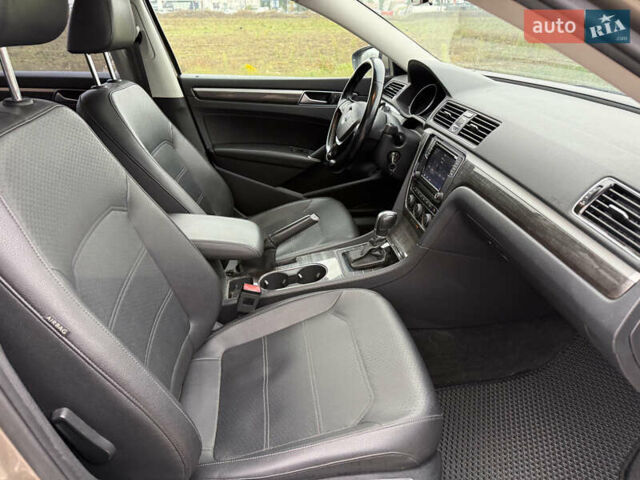 Бежевий Фольксваген Пассат, об'ємом двигуна 1.8 л та пробігом 166 тис. км за 11900 $, фото 10 на Automoto.ua