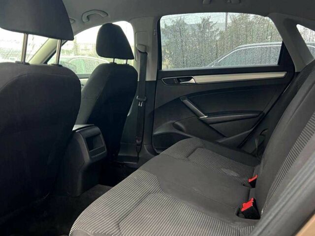 Бежевый Фольксваген Пассат, объемом двигателя 1.8 л и пробегом 128 тыс. км за 10800 $, фото 15 на Automoto.ua