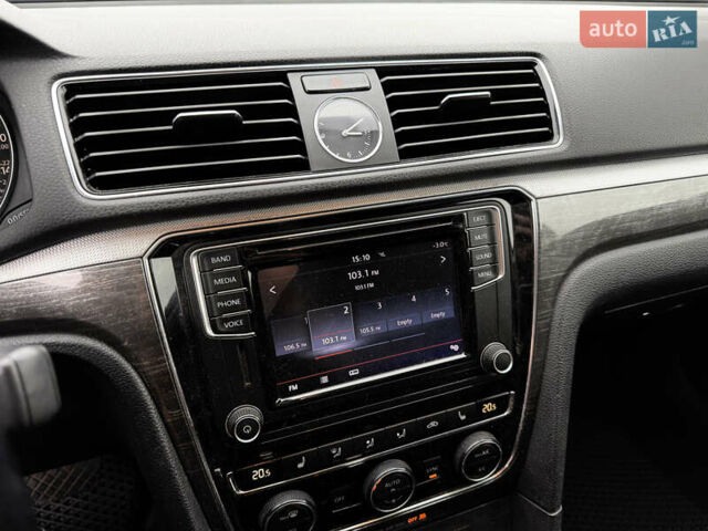 Бежевий Фольксваген Пассат, об'ємом двигуна 1.8 л та пробігом 166 тис. км за 11900 $, фото 17 на Automoto.ua