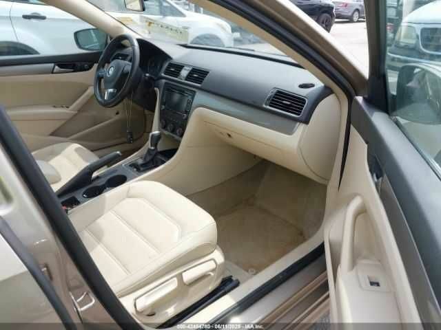 Бежевый Фольксваген Пассат, объемом двигателя 1.8 л и пробегом 82 тыс. км за 9000 $, фото 10 на Automoto.ua