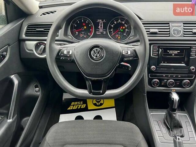 Бежевый Фольксваген Пассат, объемом двигателя 1.8 л и пробегом 128 тыс. км за 10800 $, фото 10 на Automoto.ua