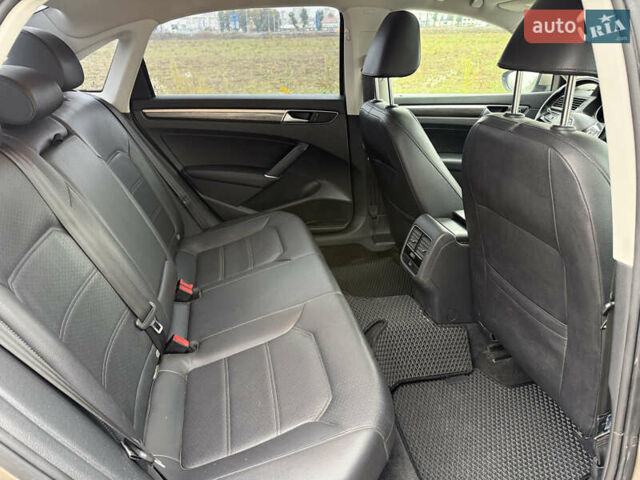 Бежевий Фольксваген Пассат, об'ємом двигуна 1.8 л та пробігом 166 тис. км за 11900 $, фото 23 на Automoto.ua