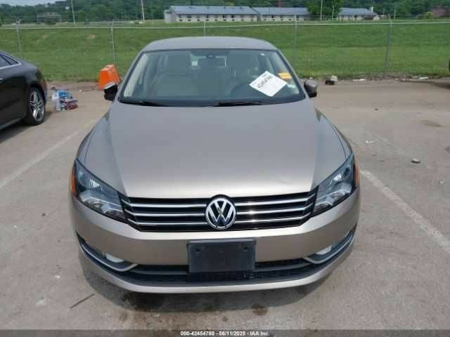 Бежевый Фольксваген Пассат, объемом двигателя 1.8 л и пробегом 82 тыс. км за 9000 $, фото 1 на Automoto.ua