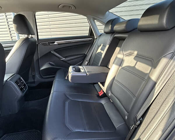 Бежевый Фольксваген Пассат, объемом двигателя 1.8 л и пробегом 183 тыс. км за 13500 $, фото 12 на Automoto.ua