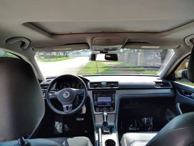 Бежевий Фольксваген Пассат, об'ємом двигуна 2 л та пробігом 76 тис. км за 6200 $, фото 8 на Automoto.ua