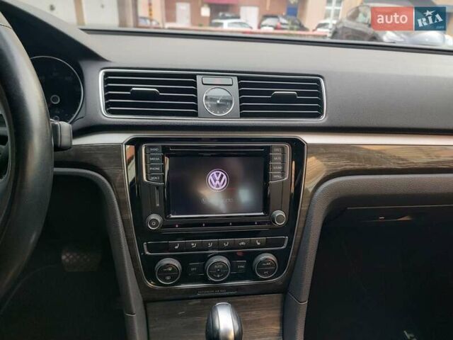 Бежевый Фольксваген Пассат, объемом двигателя 1.8 л и пробегом 75 тыс. км за 14700 $, фото 46 на Automoto.ua