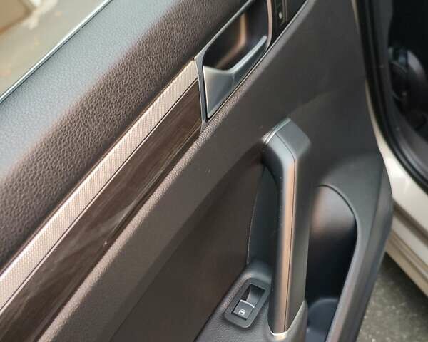 Бежевый Фольксваген Пассат, объемом двигателя 1.8 л и пробегом 75 тыс. км за 14700 $, фото 56 на Automoto.ua