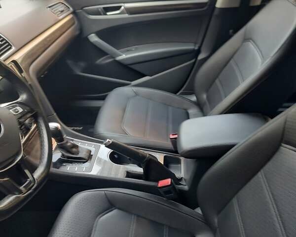 Бежевый Фольксваген Пассат, объемом двигателя 1.8 л и пробегом 75 тыс. км за 14700 $, фото 37 на Automoto.ua