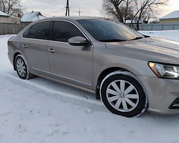 Бежевый Фольксваген Пассат, объемом двигателя 1.8 л и пробегом 173 тыс. км за 13000 $, фото 2 на Automoto.ua