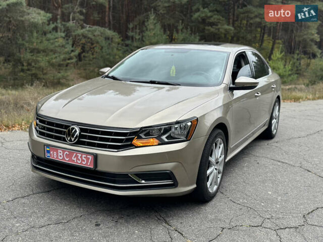 Бежевий Фольксваген Пассат, об'ємом двигуна 1.8 л та пробігом 172 тис. км за 11000 $, фото 2 на Automoto.ua