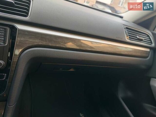 Бежевый Фольксваген Пассат, объемом двигателя 1.8 л и пробегом 75 тыс. км за 14700 $, фото 40 на Automoto.ua