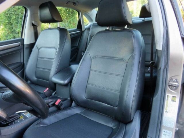 Бежевий Фольксваген Пассат, об'ємом двигуна 1.8 л та пробігом 80 тис. км за 7500 $, фото 8 на Automoto.ua