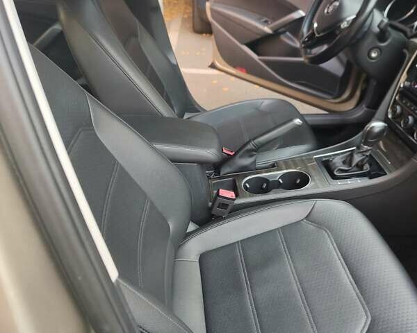 Бежевый Фольксваген Пассат, объемом двигателя 1.8 л и пробегом 75 тыс. км за 14700 $, фото 49 на Automoto.ua