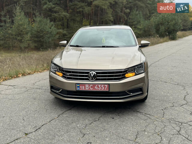 Бежевий Фольксваген Пассат, об'ємом двигуна 1.8 л та пробігом 172 тис. км за 11000 $, фото 1 на Automoto.ua