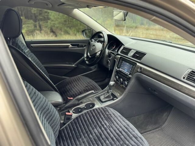 Бежевый Фольксваген Пассат, объемом двигателя 1.8 л и пробегом 172 тыс. км за 11500 $, фото 5 на Automoto.ua