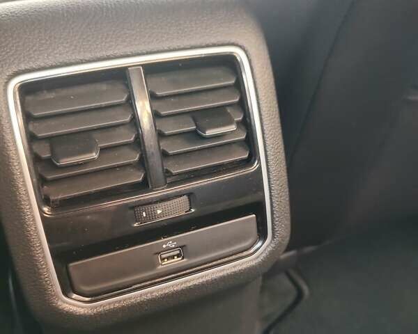 Бежевый Фольксваген Пассат, объемом двигателя 1.8 л и пробегом 75 тыс. км за 14700 $, фото 55 на Automoto.ua