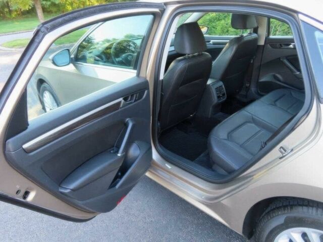 Бежевый Фольксваген Пассат, объемом двигателя 1.8 л и пробегом 71 тыс. км за 8300 $, фото 14 на Automoto.ua