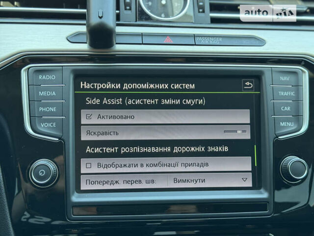 Бежевий Фольксваген Пассат, об'ємом двигуна 2 л та пробігом 131 тис. км за 24800 $, фото 57 на Automoto.ua