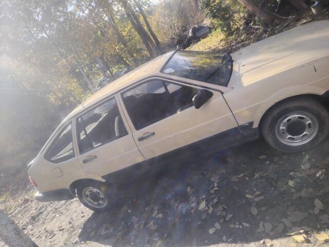 Бежевый Фольксваген Пассат, объемом двигателя 1.6 л и пробегом 224 тыс. км за 800 $, фото 2 на Automoto.ua