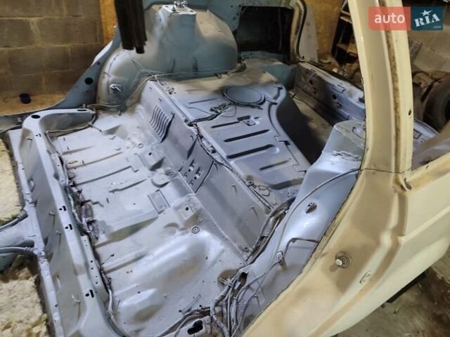 Бежевый Фольксваген Пассат, объемом двигателя 1.6 л и пробегом 300 тыс. км за 1500 $, фото 9 на Automoto.ua