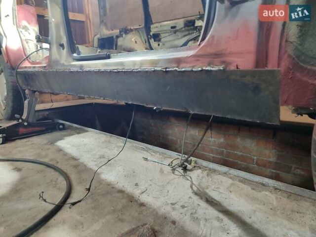 Бежевый Фольксваген Пассат, объемом двигателя 1.6 л и пробегом 300 тыс. км за 1500 $, фото 2 на Automoto.ua