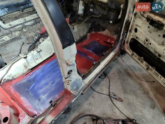 Бежевый Фольксваген Пассат, объемом двигателя 1.6 л и пробегом 300 тыс. км за 1500 $, фото 5 на Automoto.ua