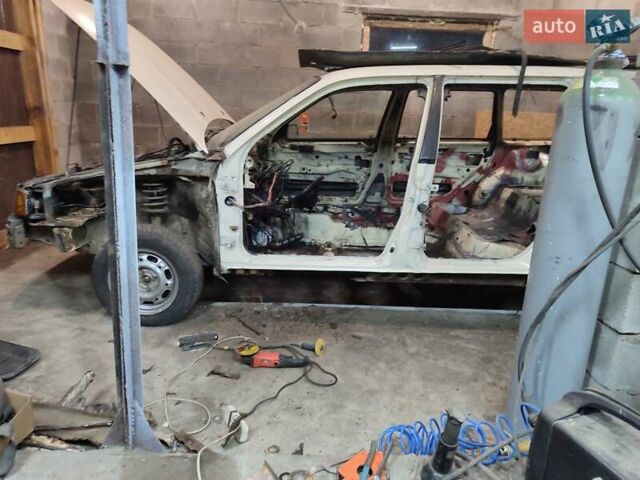 Бежевый Фольксваген Пассат, объемом двигателя 1.6 л и пробегом 300 тыс. км за 1500 $, фото 7 на Automoto.ua