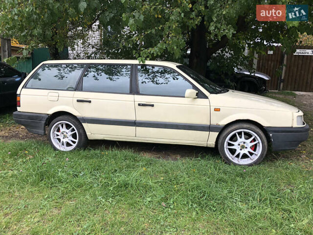 Бежевый Фольксваген Пассат, объемом двигателя 1.9 л и пробегом 495 тыс. км за 2500 $, фото 2 на Automoto.ua