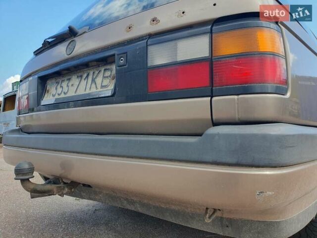 Бежевий Фольксваген Пассат, об'ємом двигуна 2 л та пробігом 300 тис. км за 1300 $, фото 17 на Automoto.ua