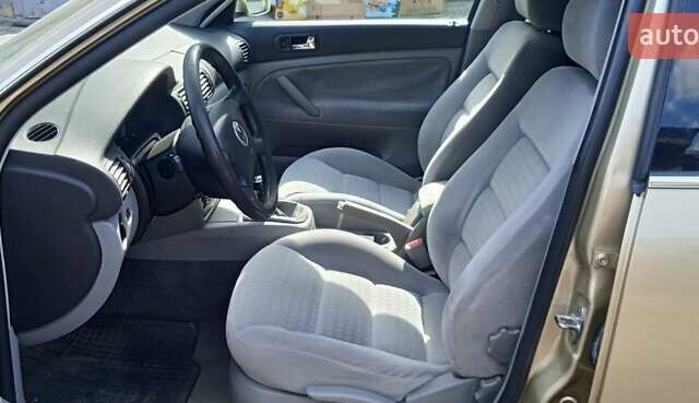 Бежевый Фольксваген Пассат, объемом двигателя 2 л и пробегом 313 тыс. км за 5800 $, фото 14 на Automoto.ua